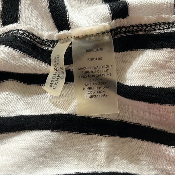 Calvin Klein, white black stripe 100% linen T-shirt  L NWOT - Picture 4 of 4